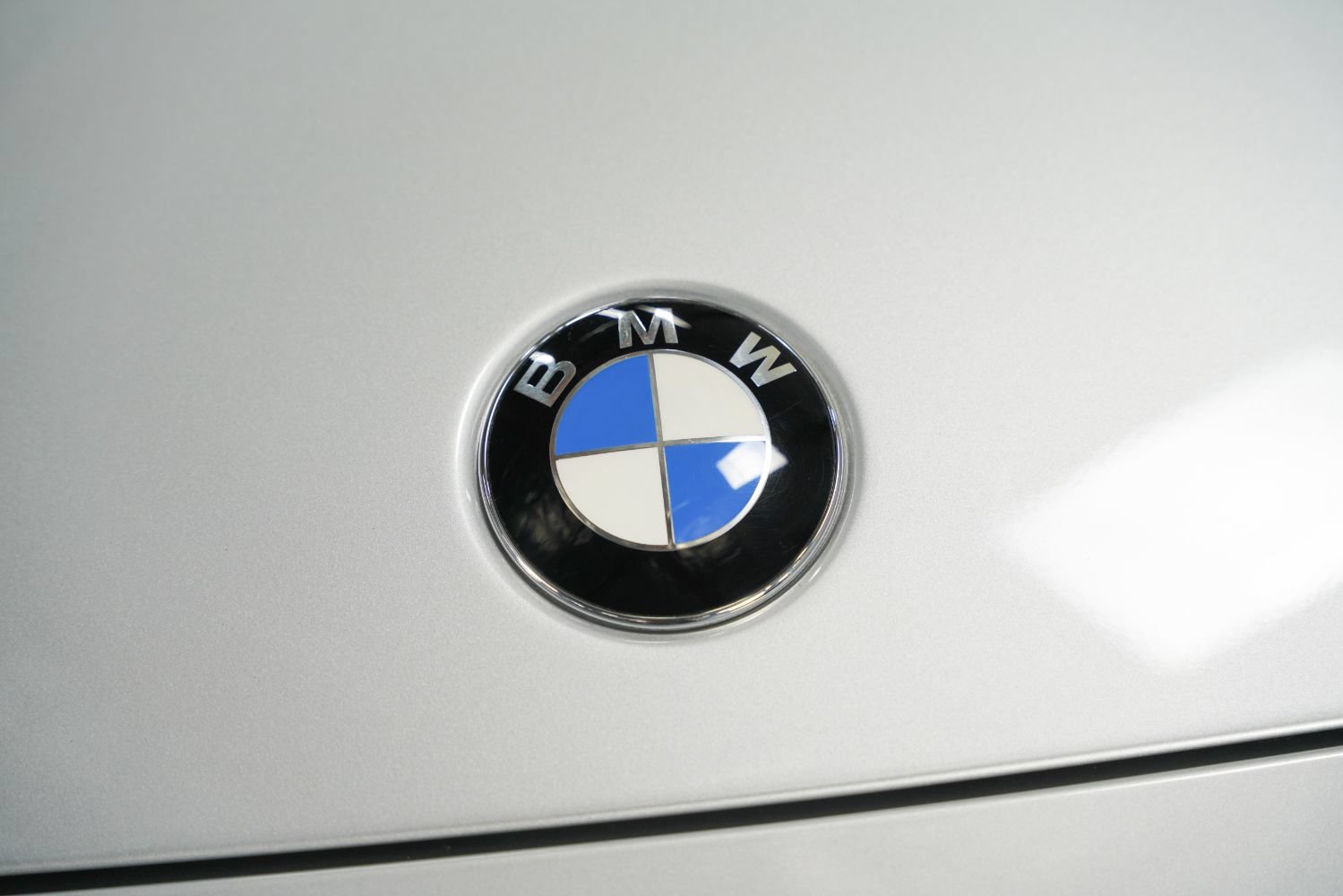 Used 2001 BMW Z8 RWD image 22