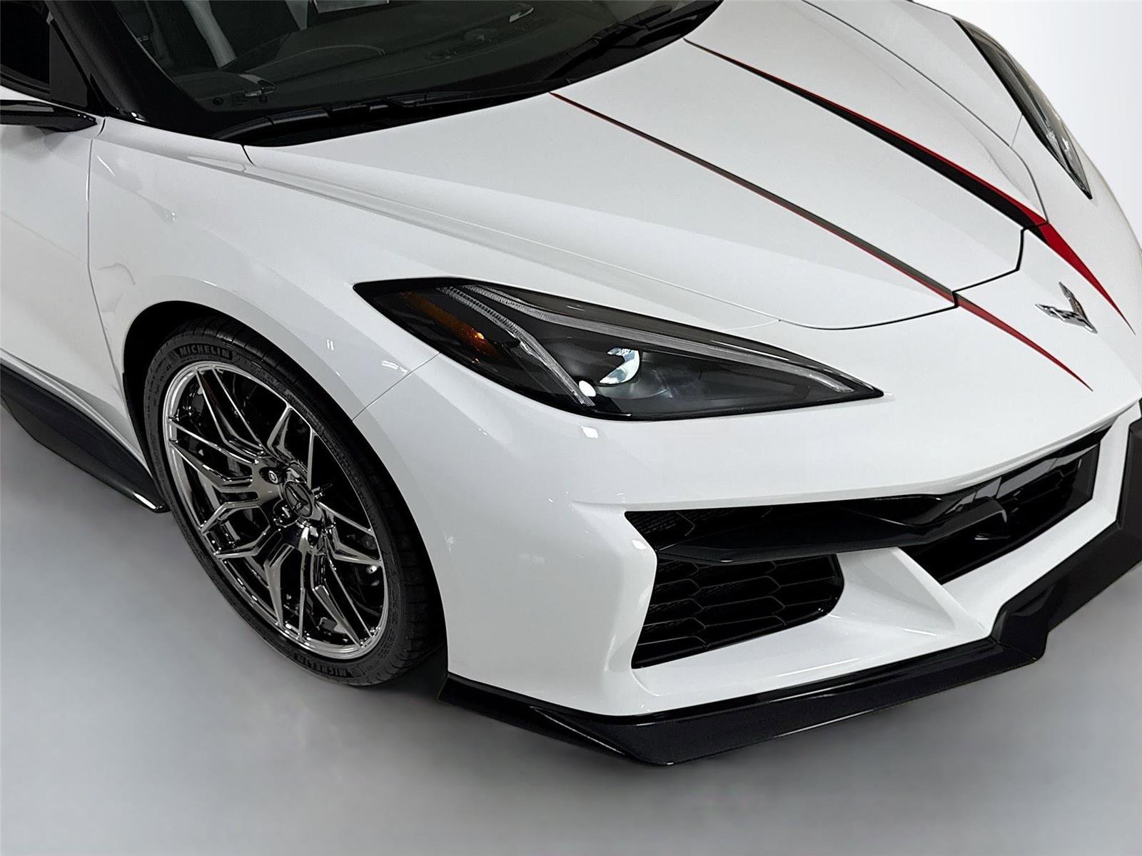 Used 2025 Chevrolet Corvette Z06 RWD image 34