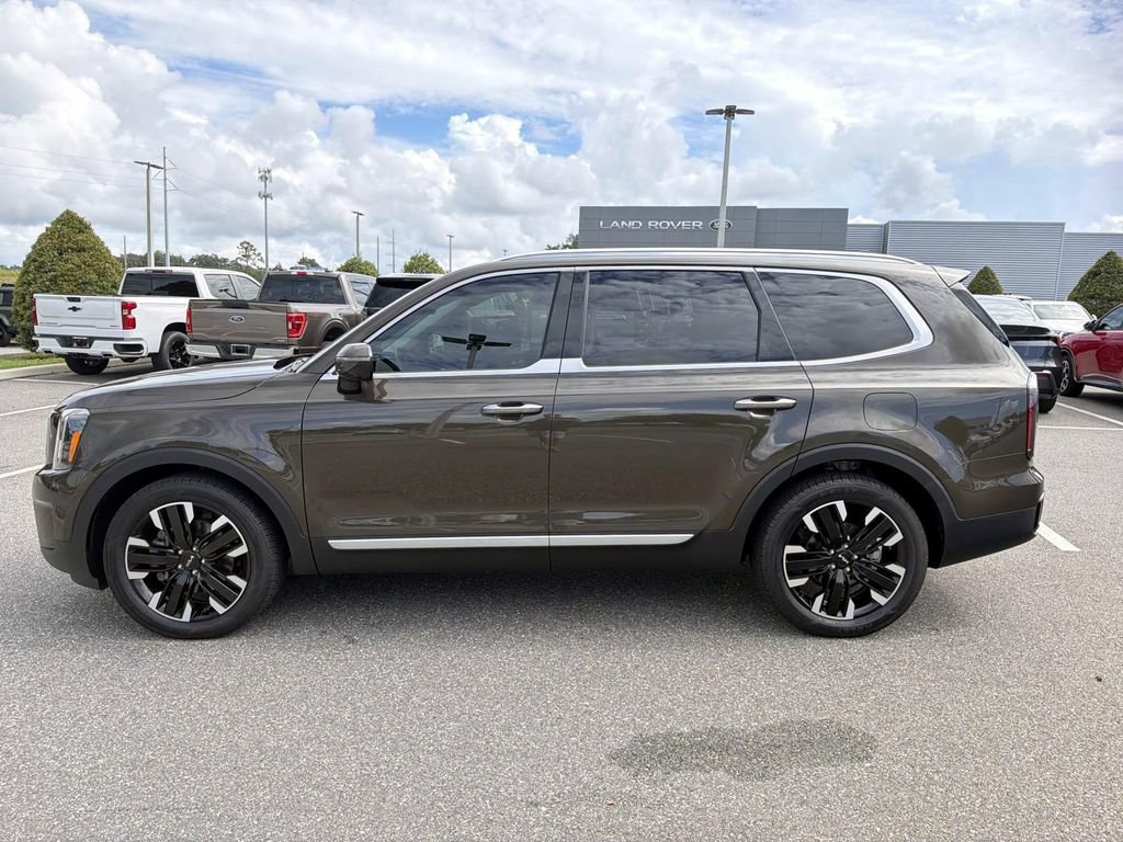 Used 2023 Kia Telluride SX Prestige AWD/4WD image 2