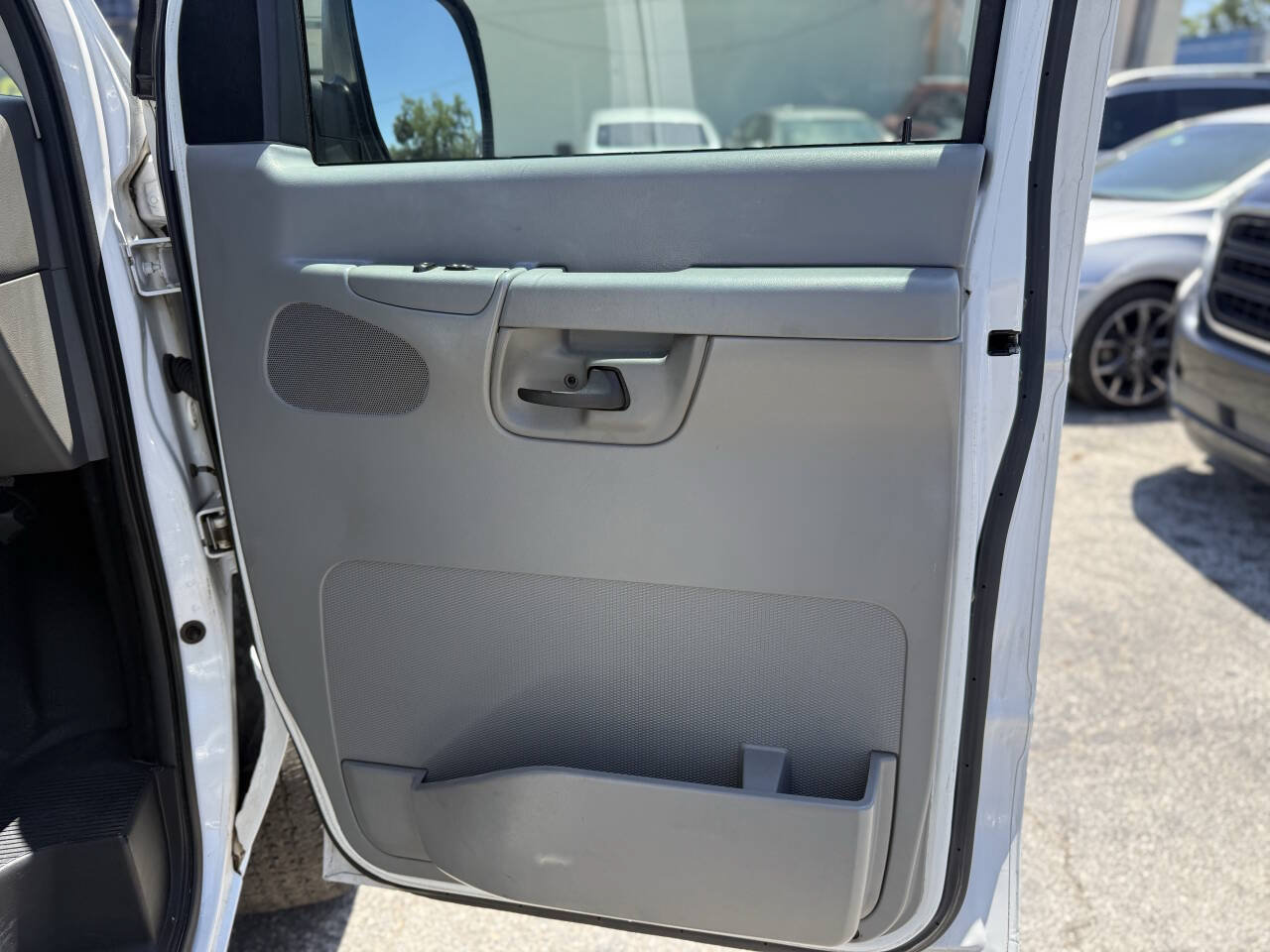 Used 2008 Ford E-250 and Econoline 250 RWD image 21