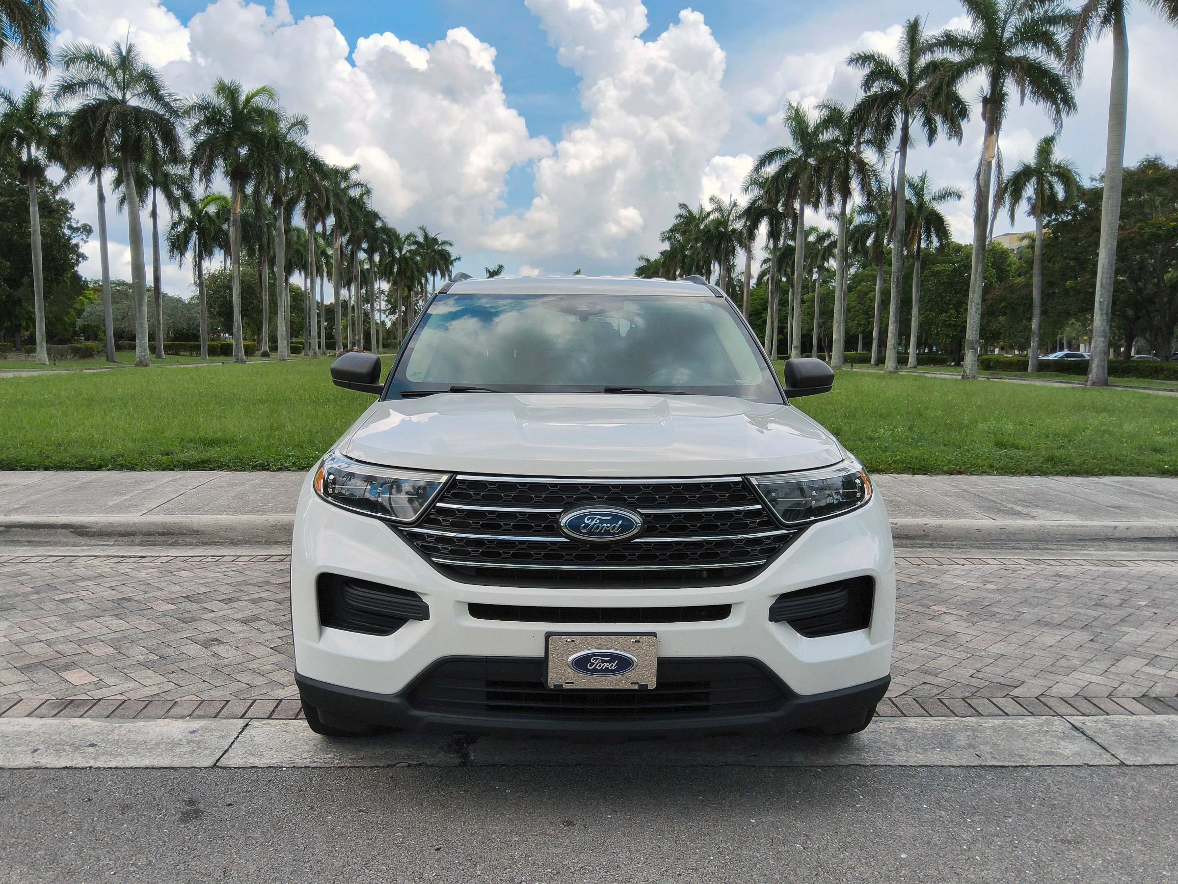 Used 2020 Ford Explorer XLT RWD image 2