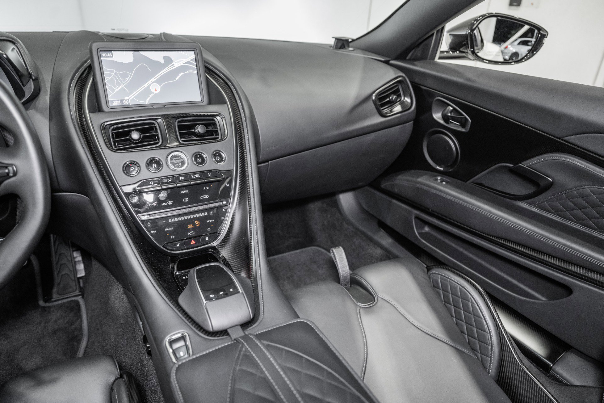 Used 2023 Aston Martin DBS Coupe RWD image 18