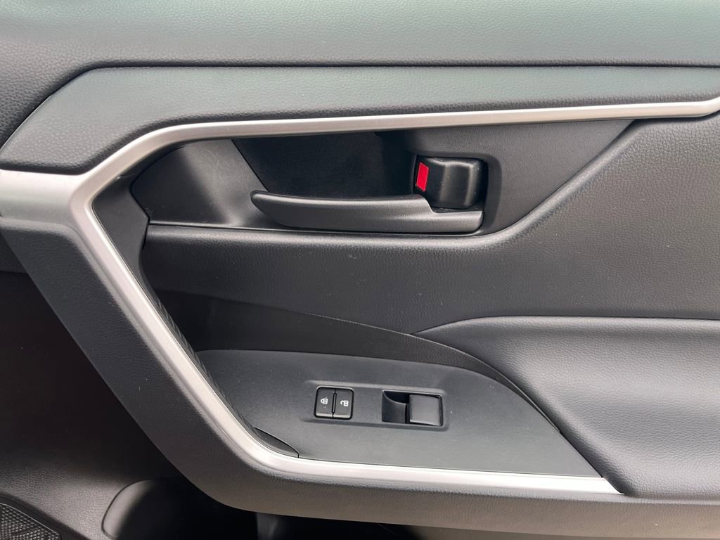 Used 2022 Toyota RAV4 LE image 55