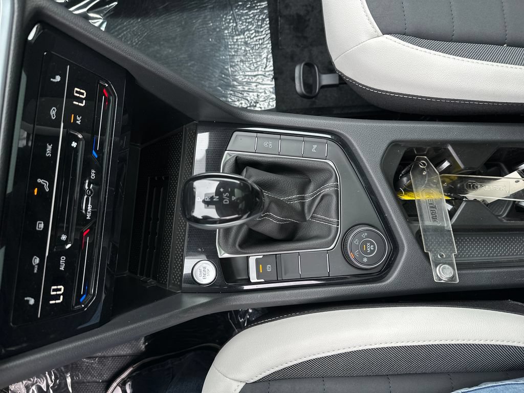 New 2026 Volkswagen Taos SE AWD/4WD image 12