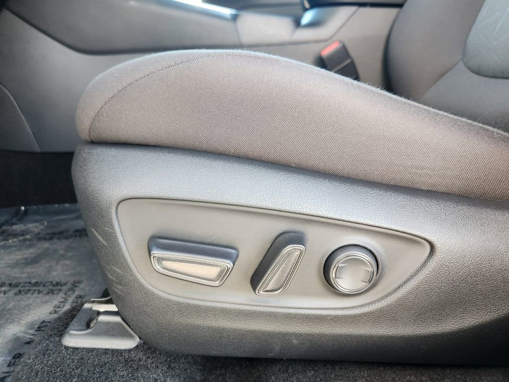 Used 2024 Toyota RAV4 XLE image 15