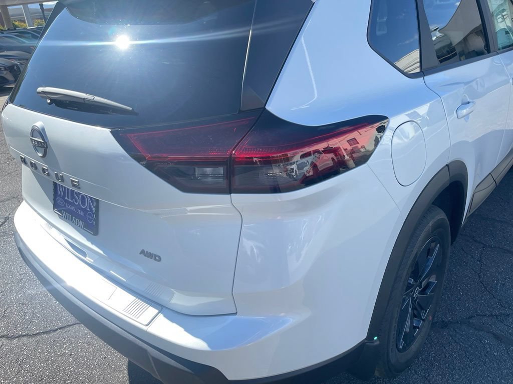 New 2026 Nissan Rogue SV AWD/4WD image 34
