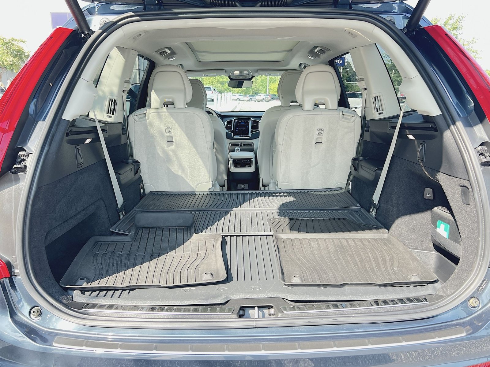 Certified 2024 Volvo XC90 B6 Ultimate w/ Protection Package Premier AWD/4WD image 27