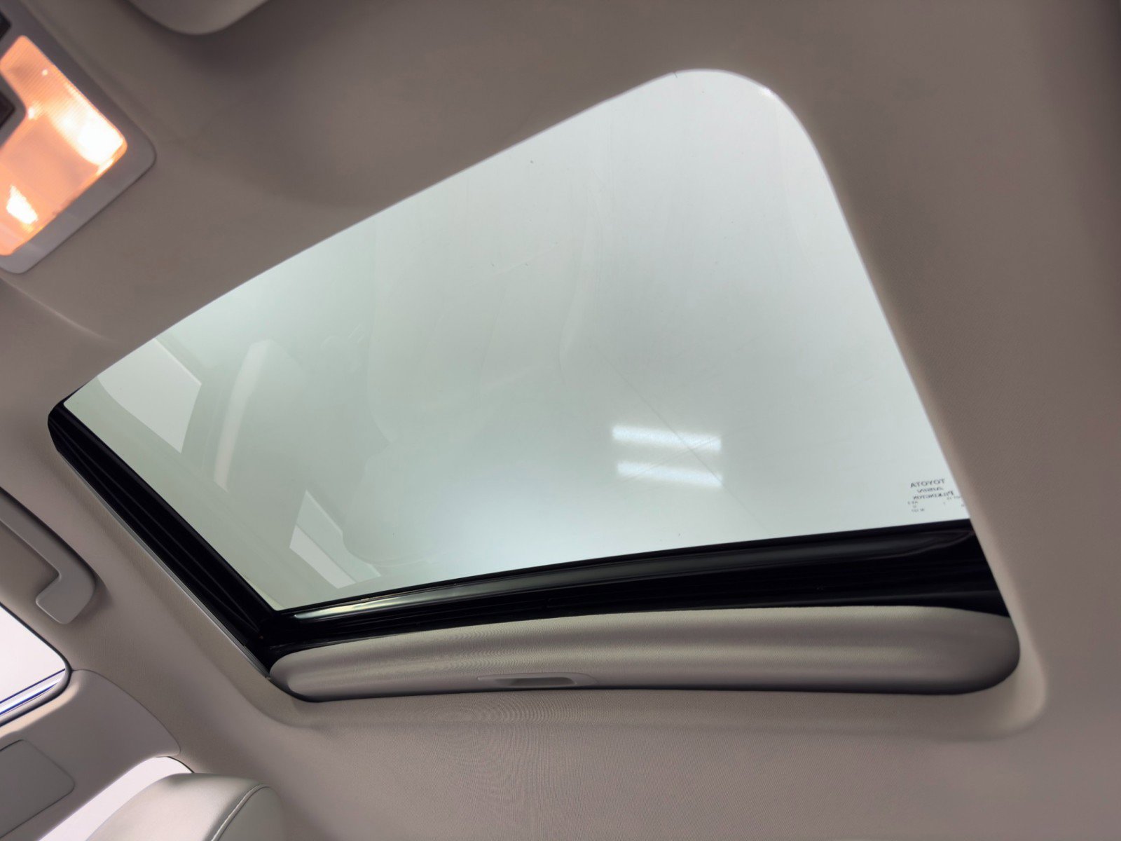 Used 2016 Toyota Avalon Limited w/ Toyota Safety Sense Package image 11