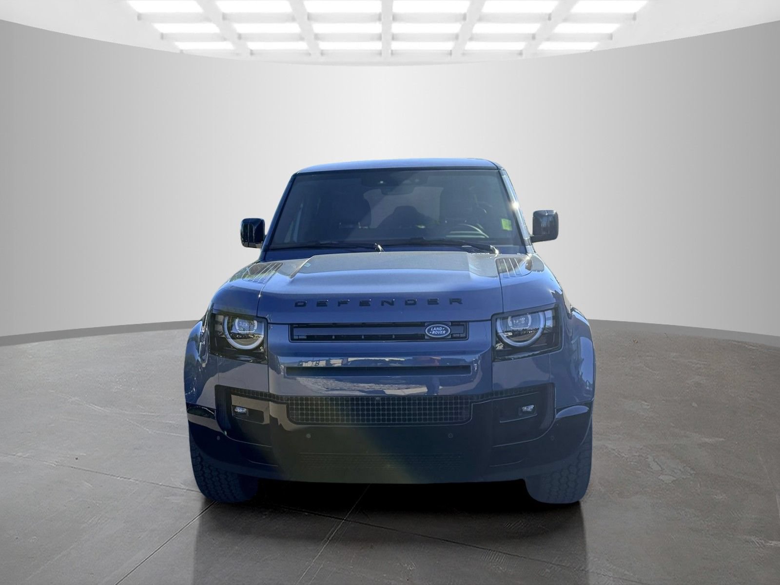 Used 2026 Land Rover Defender 110 X-Dynamic SE AWD/4WD image 2