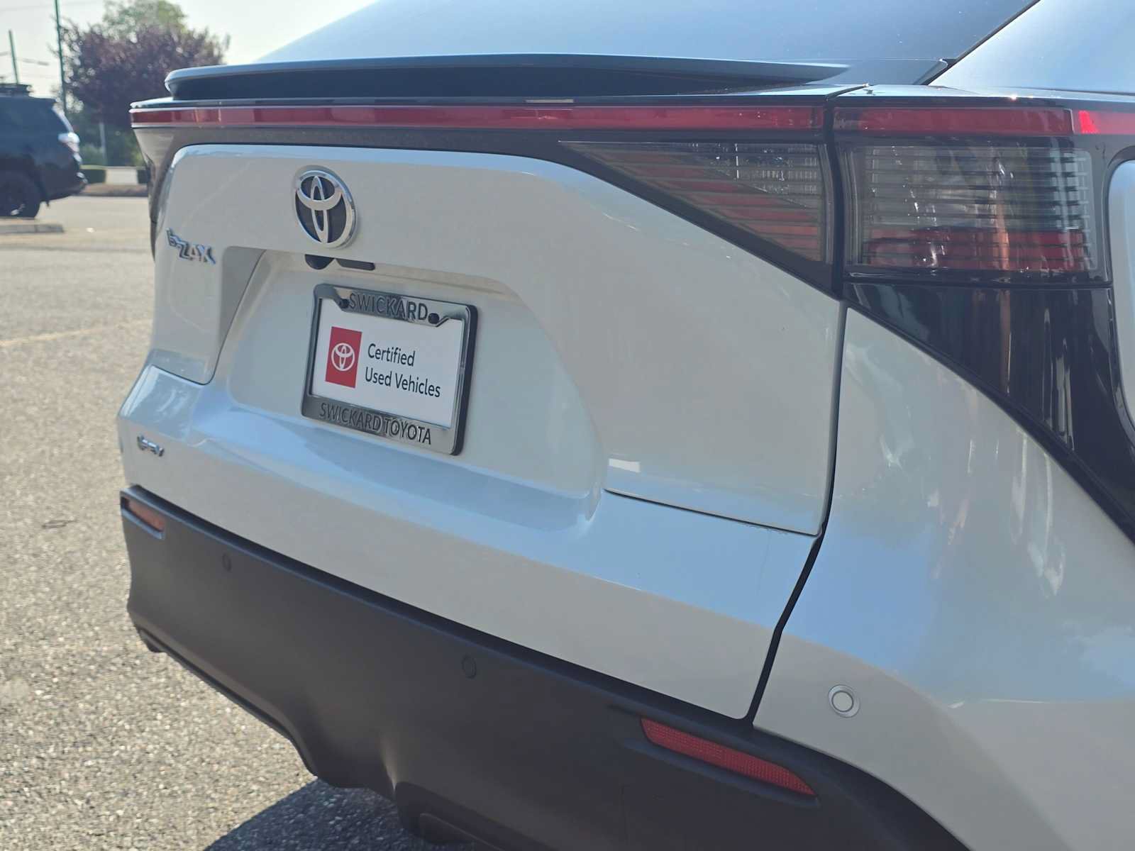 Used 2025 Toyota bZ4X FWD image 13