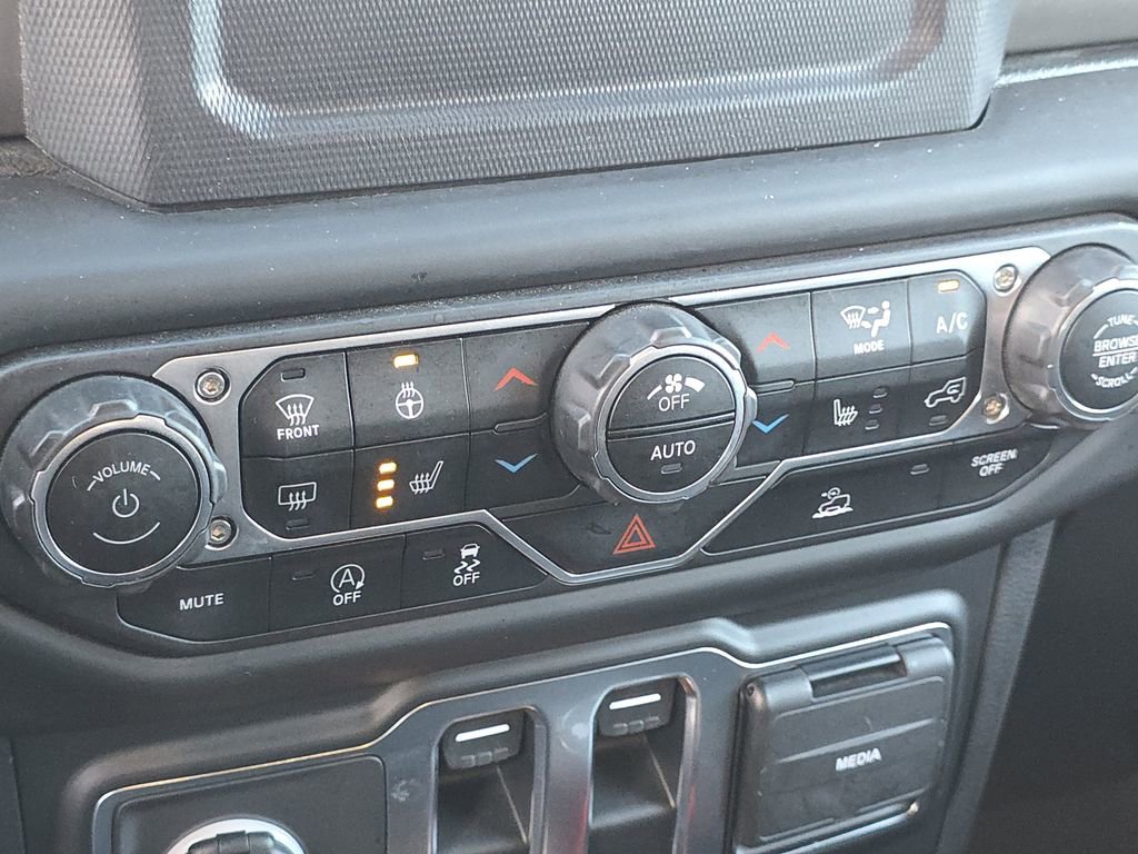 Used 2021 Jeep Wrangler Sport S image 26