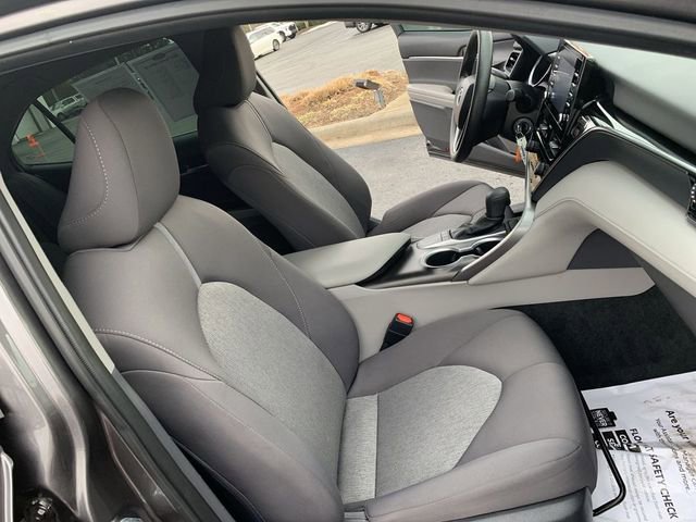 Used 2023 Toyota Camry LE image 14