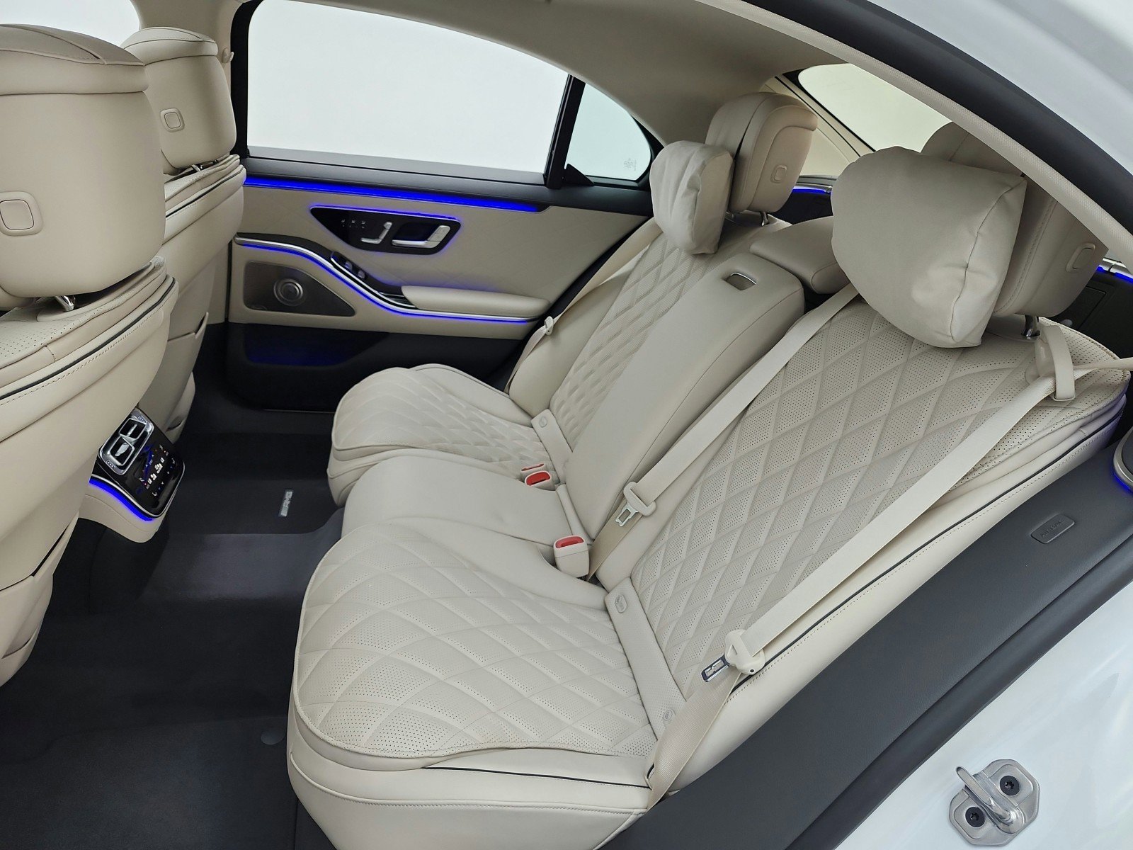 New 2026 Mercedes-Benz S 580e 4MATIC Sedan image 11