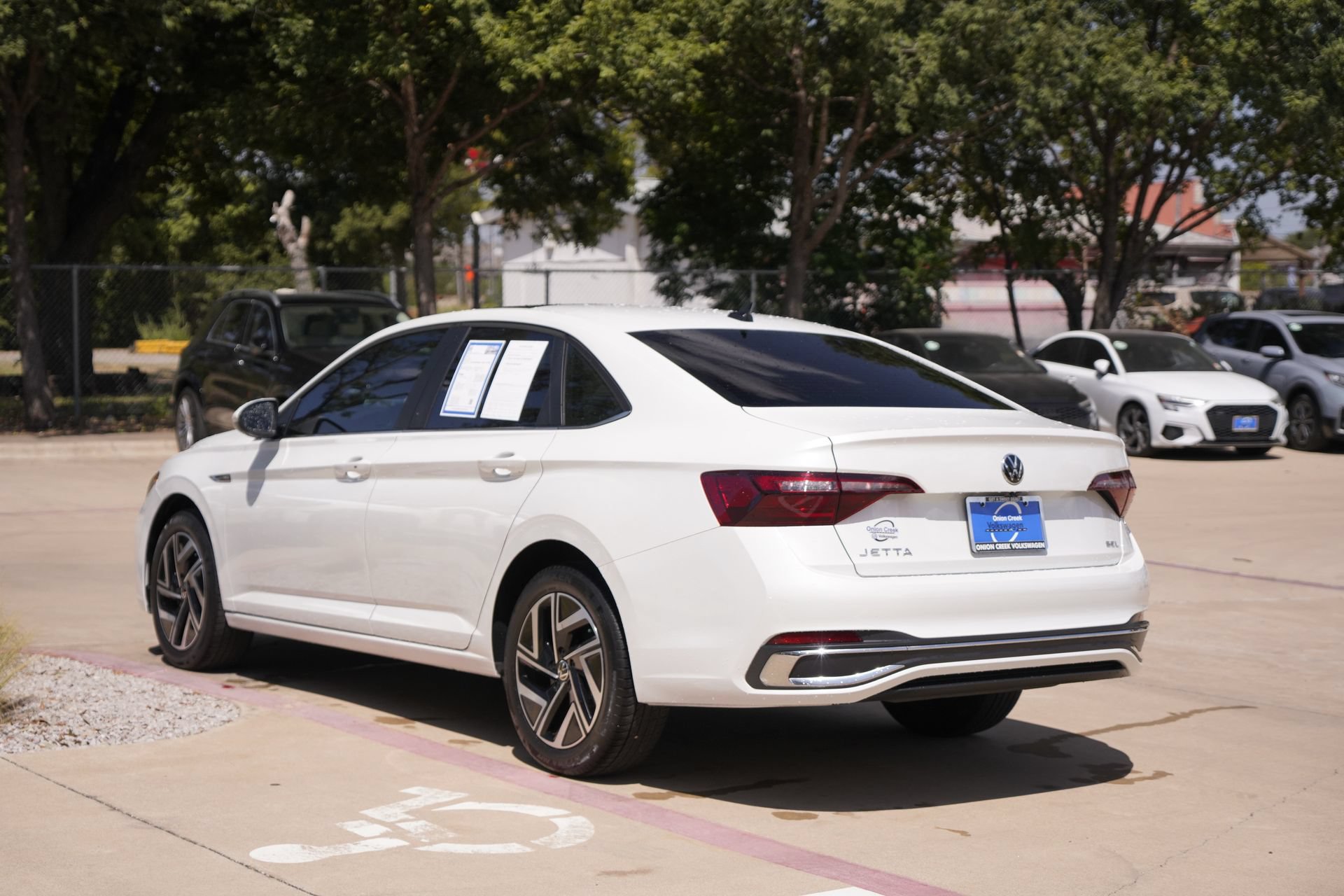 Used 2024 Volkswagen Jetta SEL FWD image 6