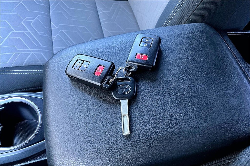 Certified 2023 Toyota Tacoma TRD Off-Road image 36