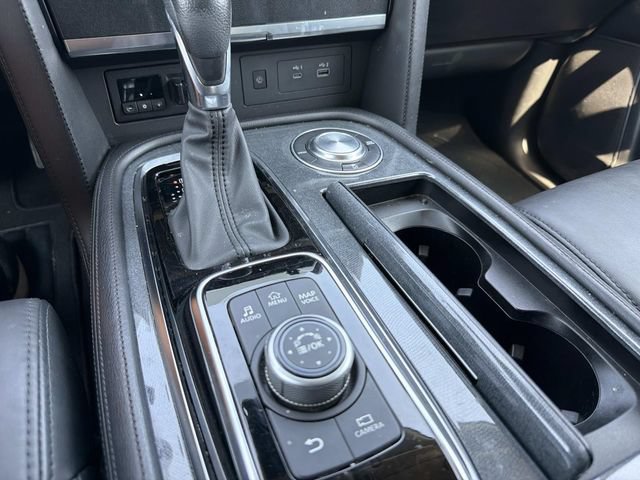 Used 2022 Nissan Armada SV RWD image 22