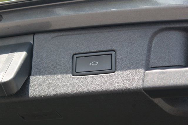 Used 2022 Volkswagen Atlas SEL Premium image 10