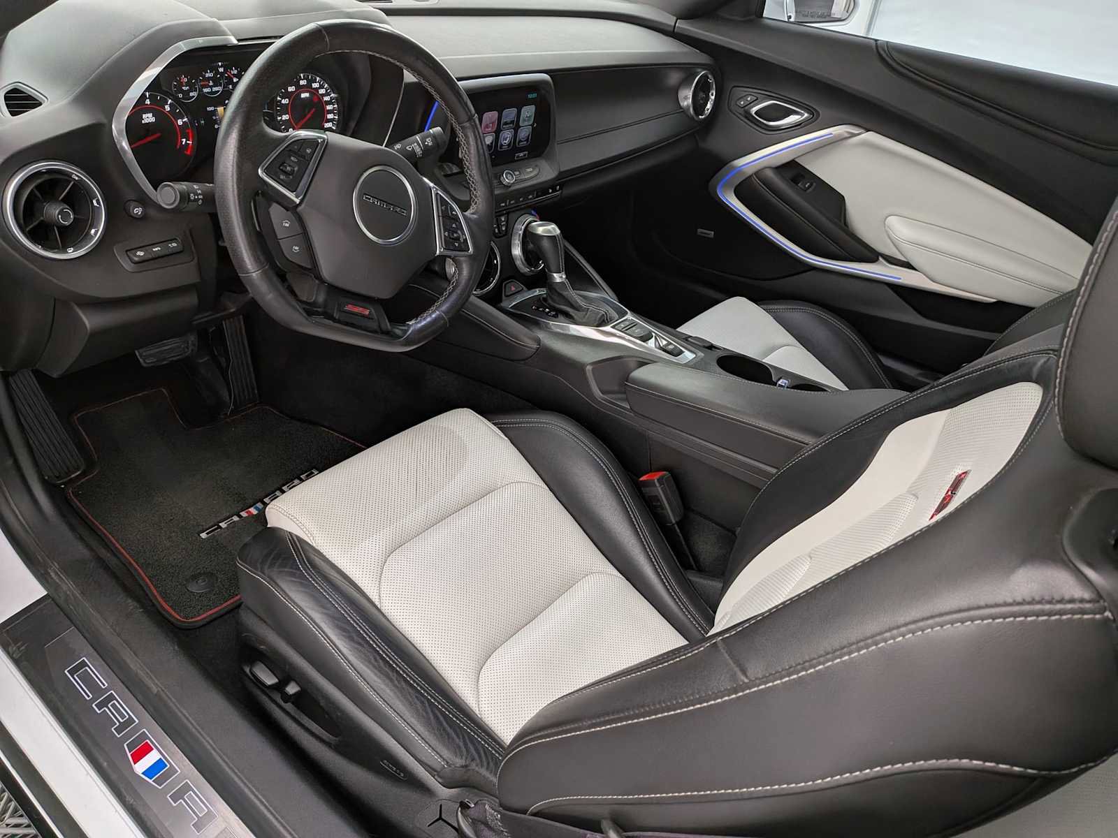 Used 2016 Chevrolet Camaro SS image 16