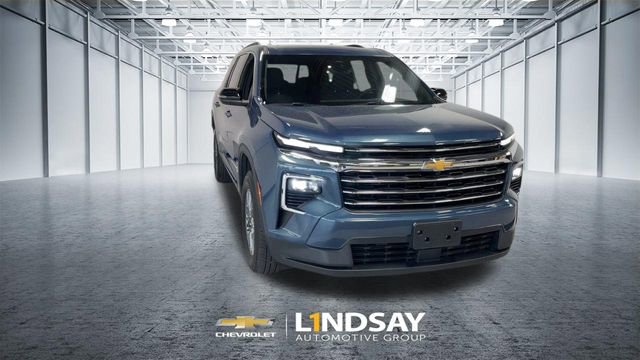 Used 2025 Chevrolet Traverse LT image 4