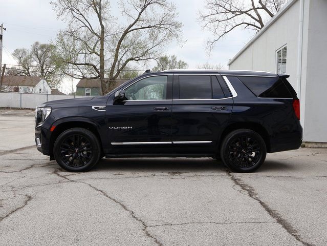 Used 2022 GMC Yukon SLT w/ SLT Premium Package image 5