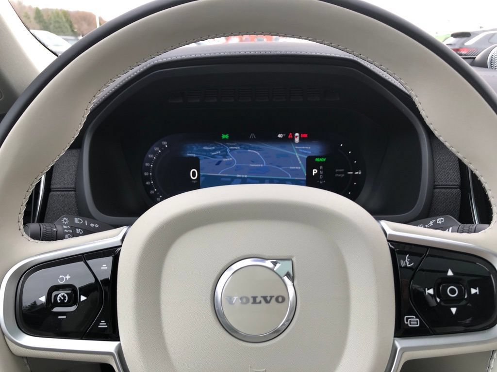 New 2026 Volvo XC90 T8 Ultra w/ Protection Package Premier AWD/4WD image 13