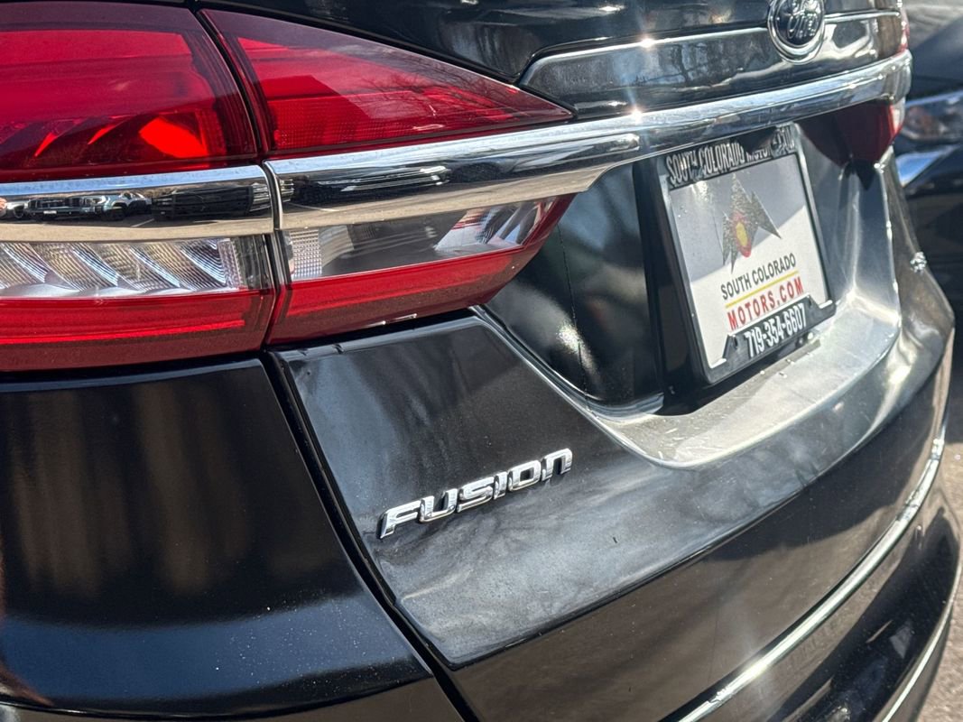 Used 2018 Ford Fusion SE w/ Fusion SE Technology Package image 11