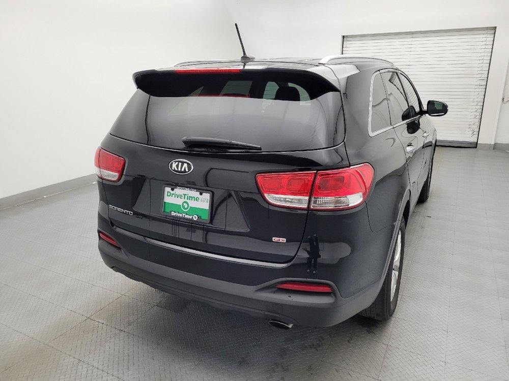 Used 2017 Kia Sorento LX image 7