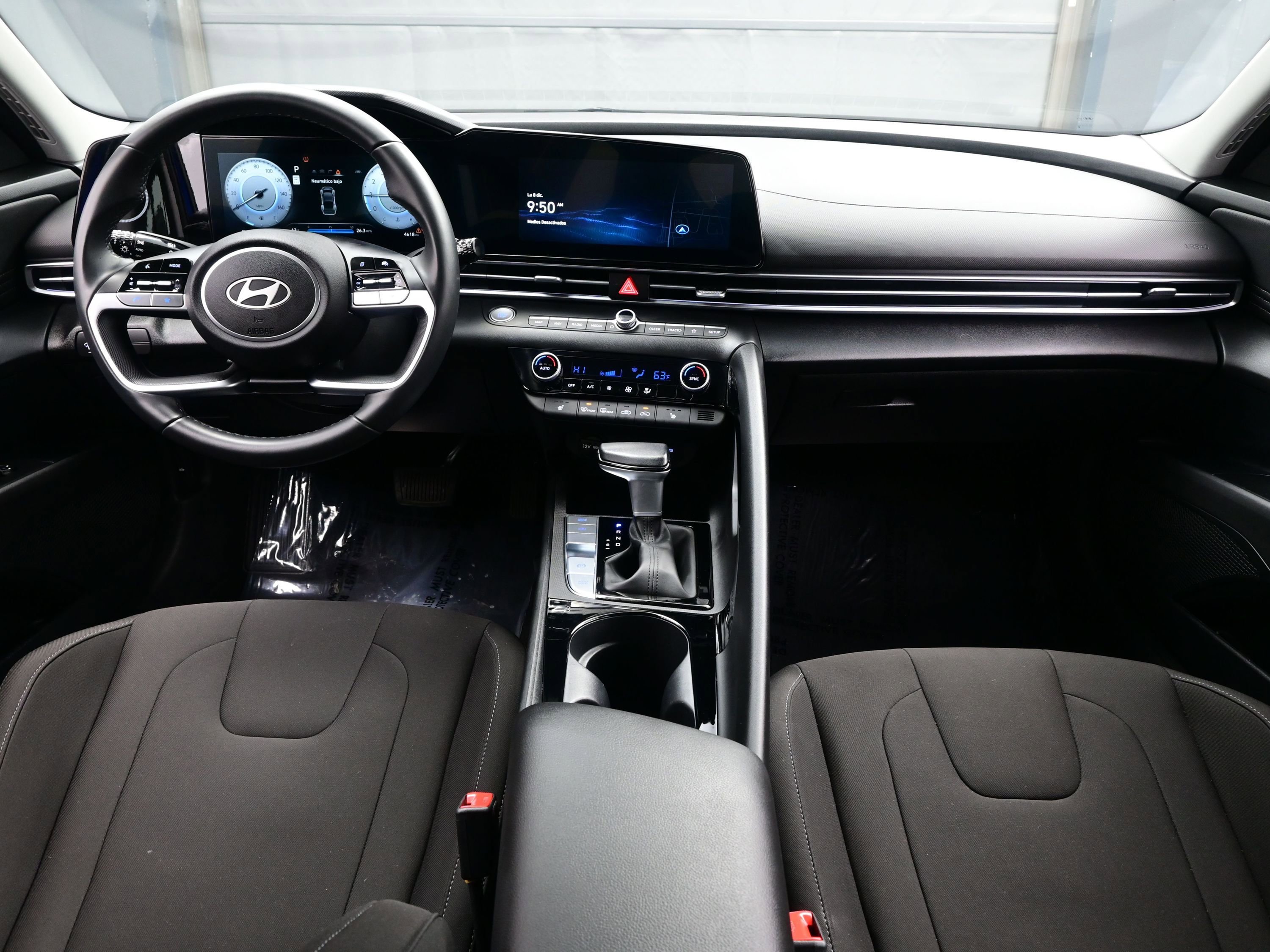 Certified 2025 Hyundai Elantra SEL image 16