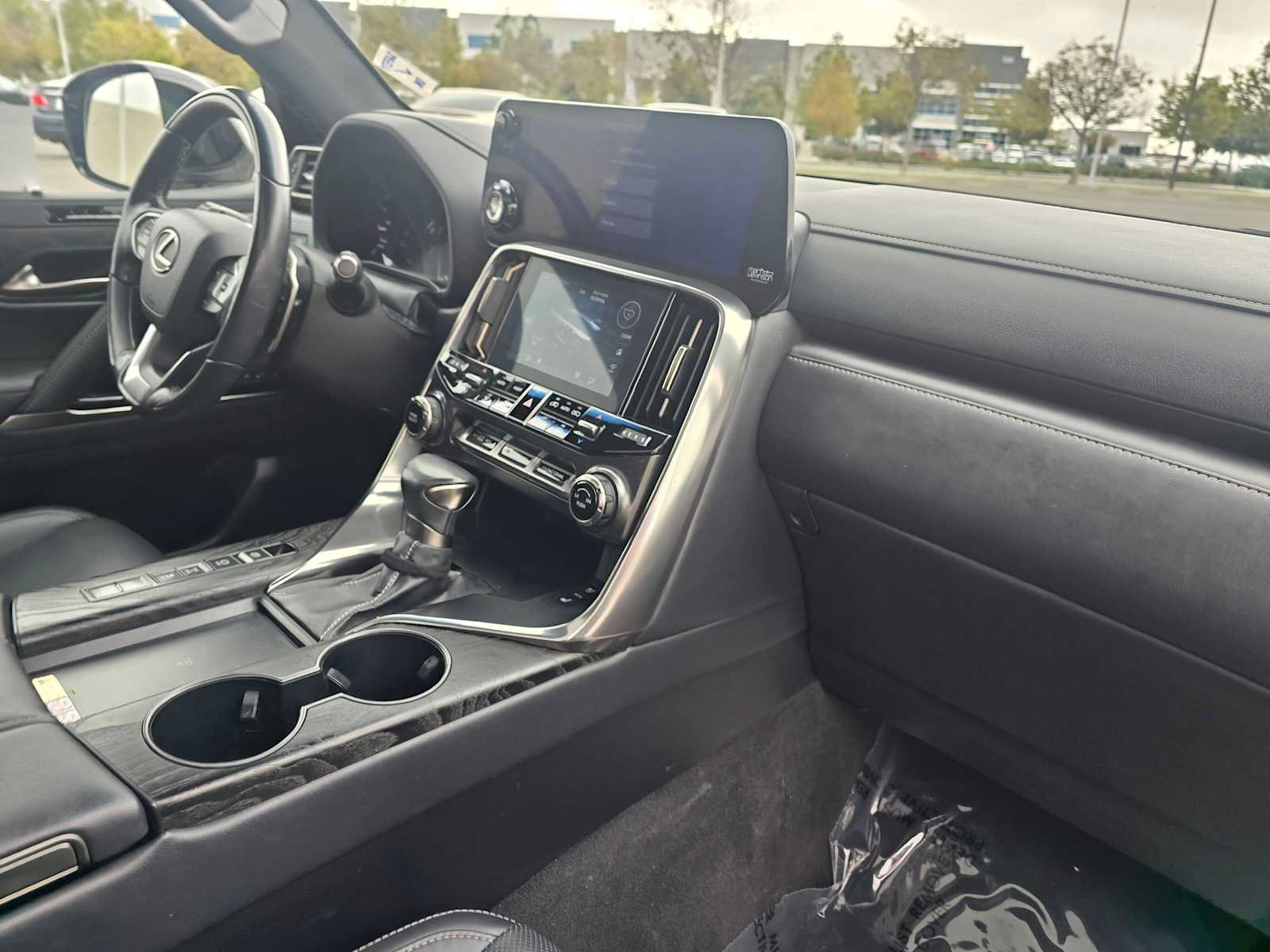 Used 2022 Lexus LX 600 4WD w/ Appearance Package image 11