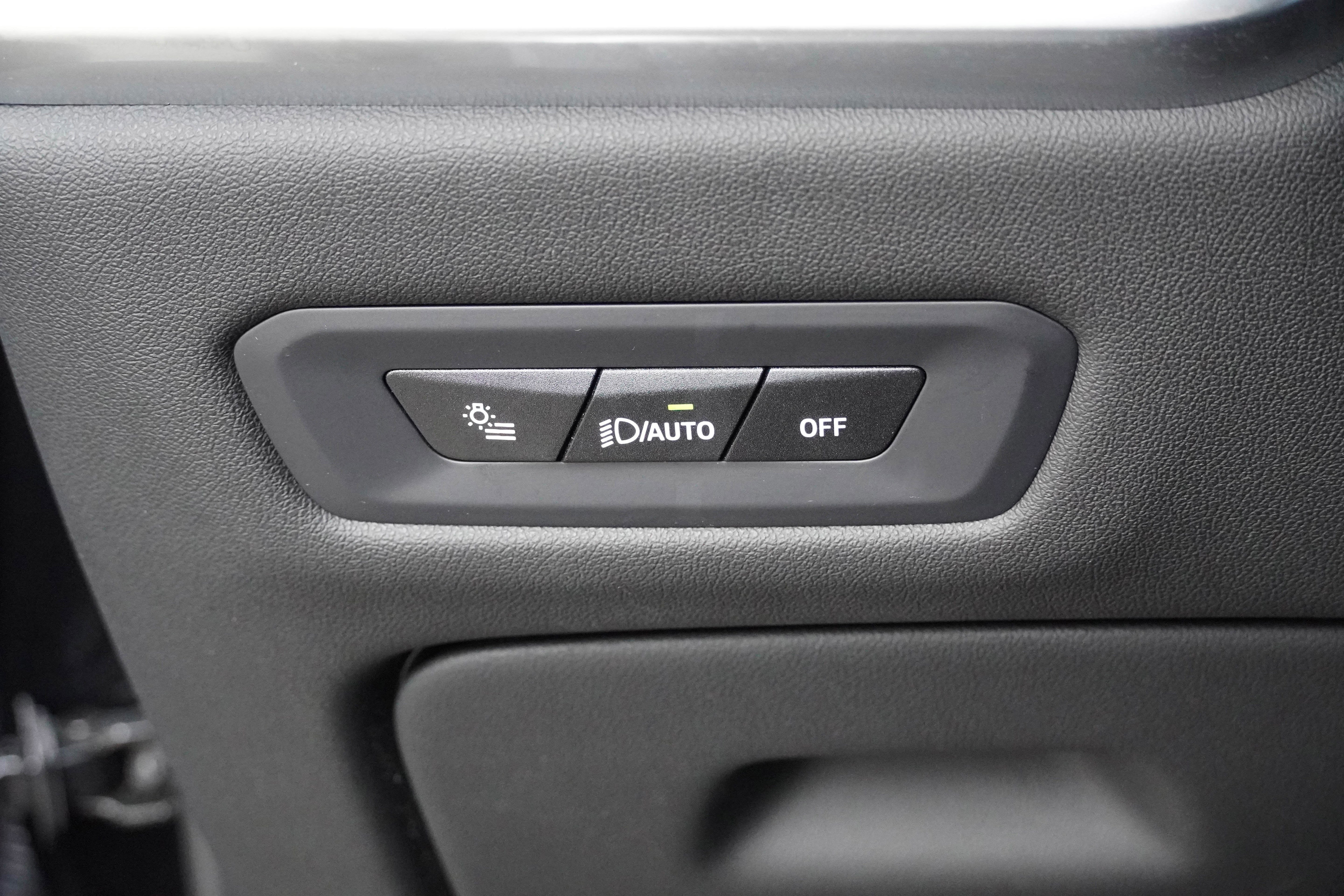 Certified 2024 BMW X6 xDrive40i w/ Premium Package image 18