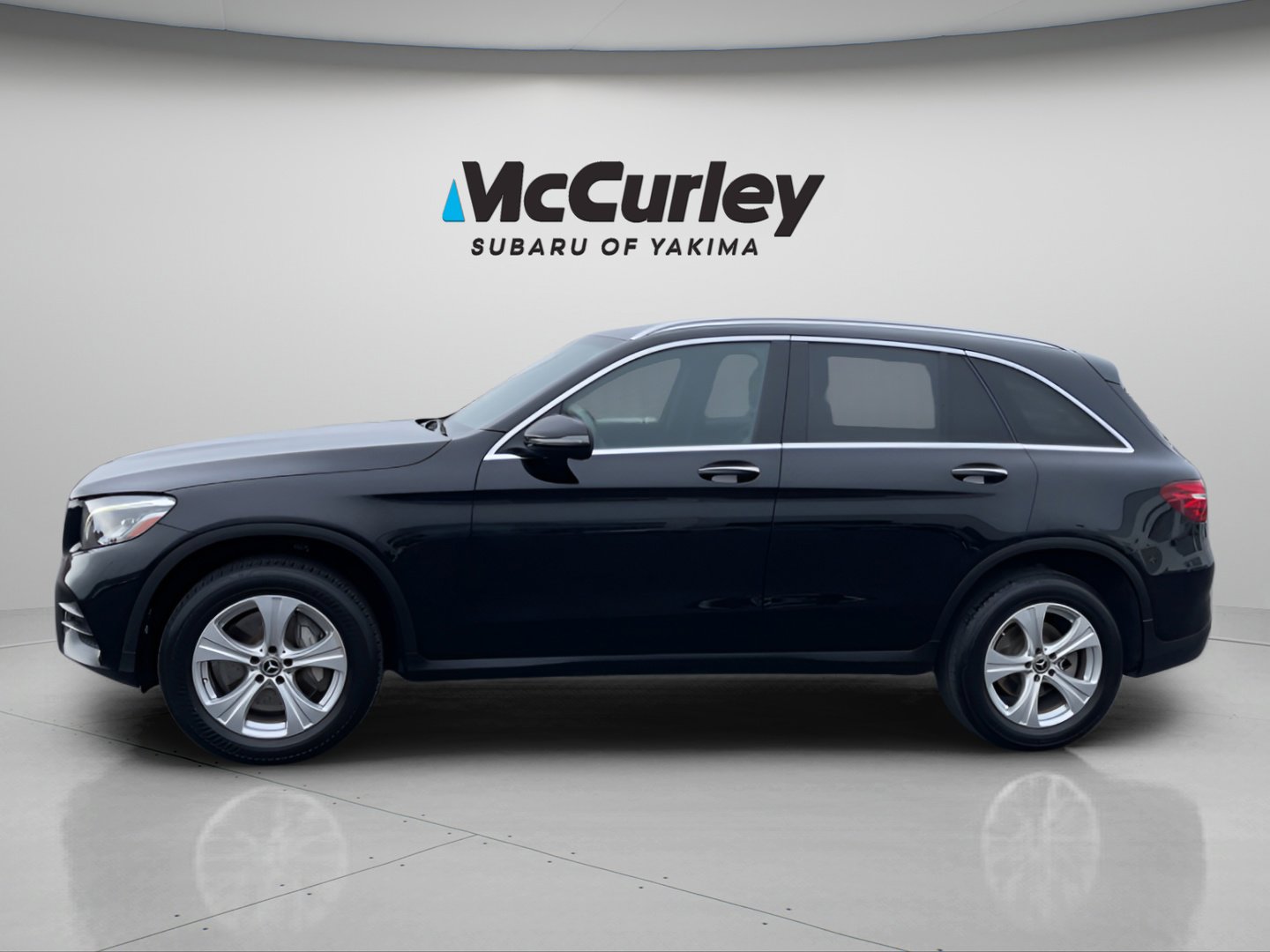 Used 2018 Mercedes-Benz GLC 300 4MATIC image 3