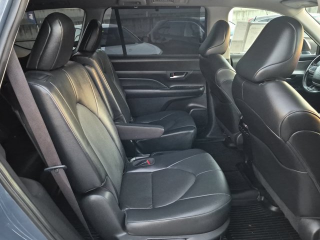 Used 2024 Toyota Grand Highlander AWD image 7