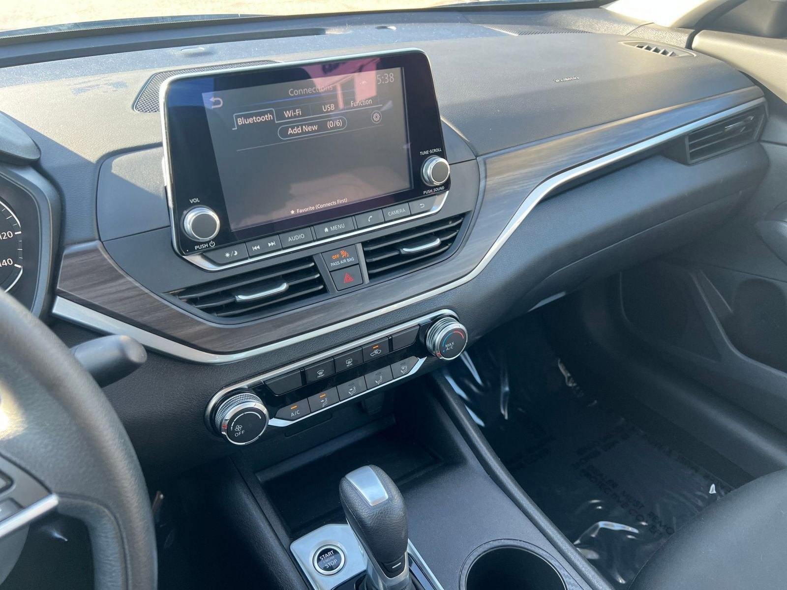 Used 2025 Nissan Altima 2.5 SV image 17