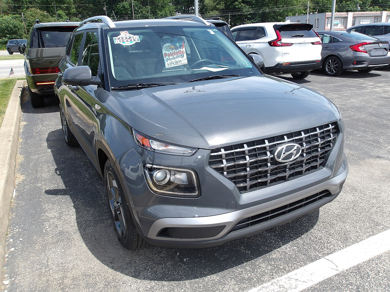Certified 2024 Hyundai Venue SEL FWD image 1