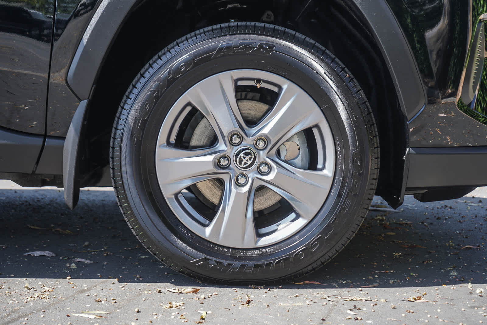 Used 2025 Toyota RAV4 LE AWD/4WD image 9
