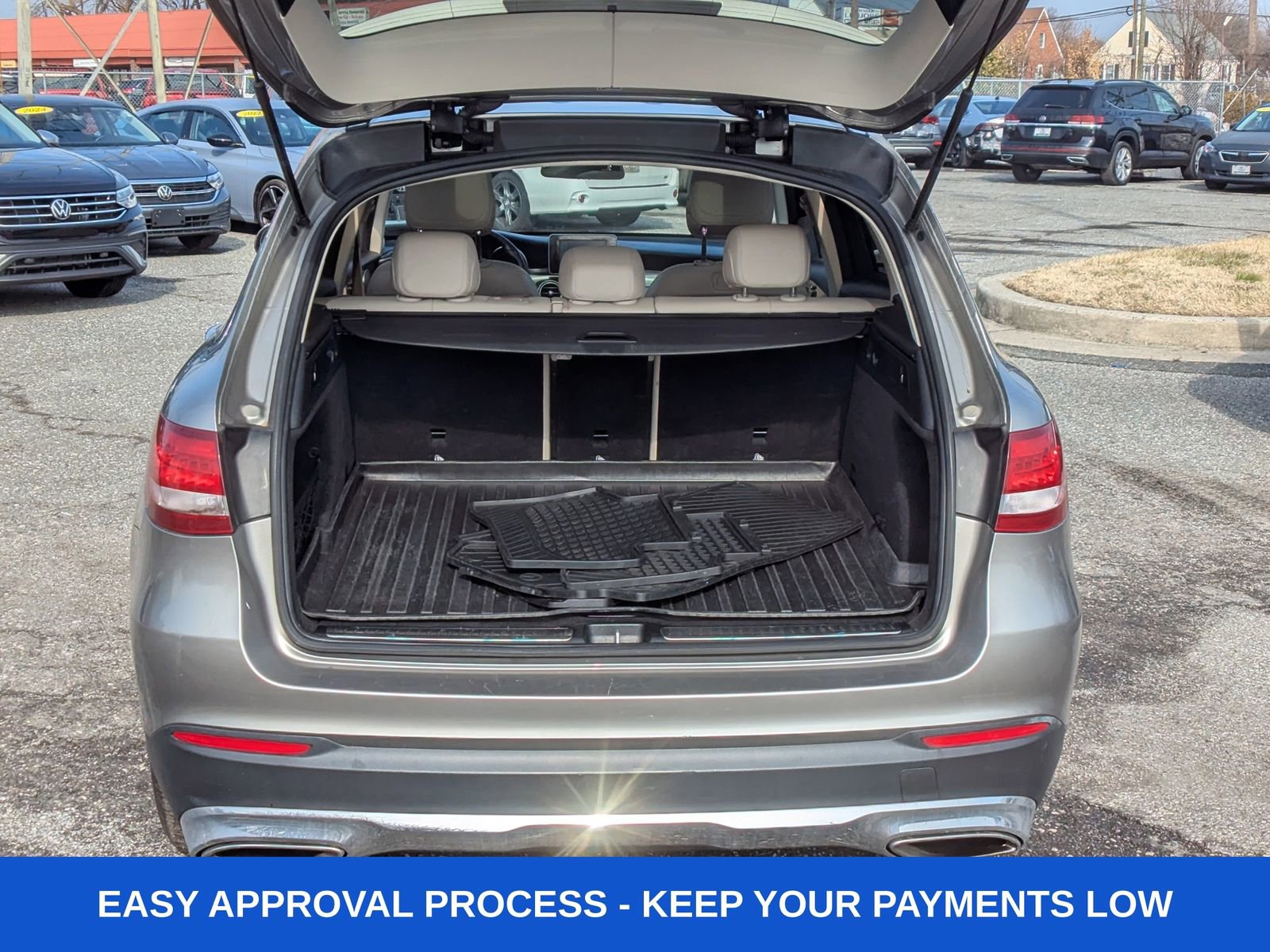 Used 2019 Mercedes-Benz GLC 300 4MATIC w/ Premium Package image 7