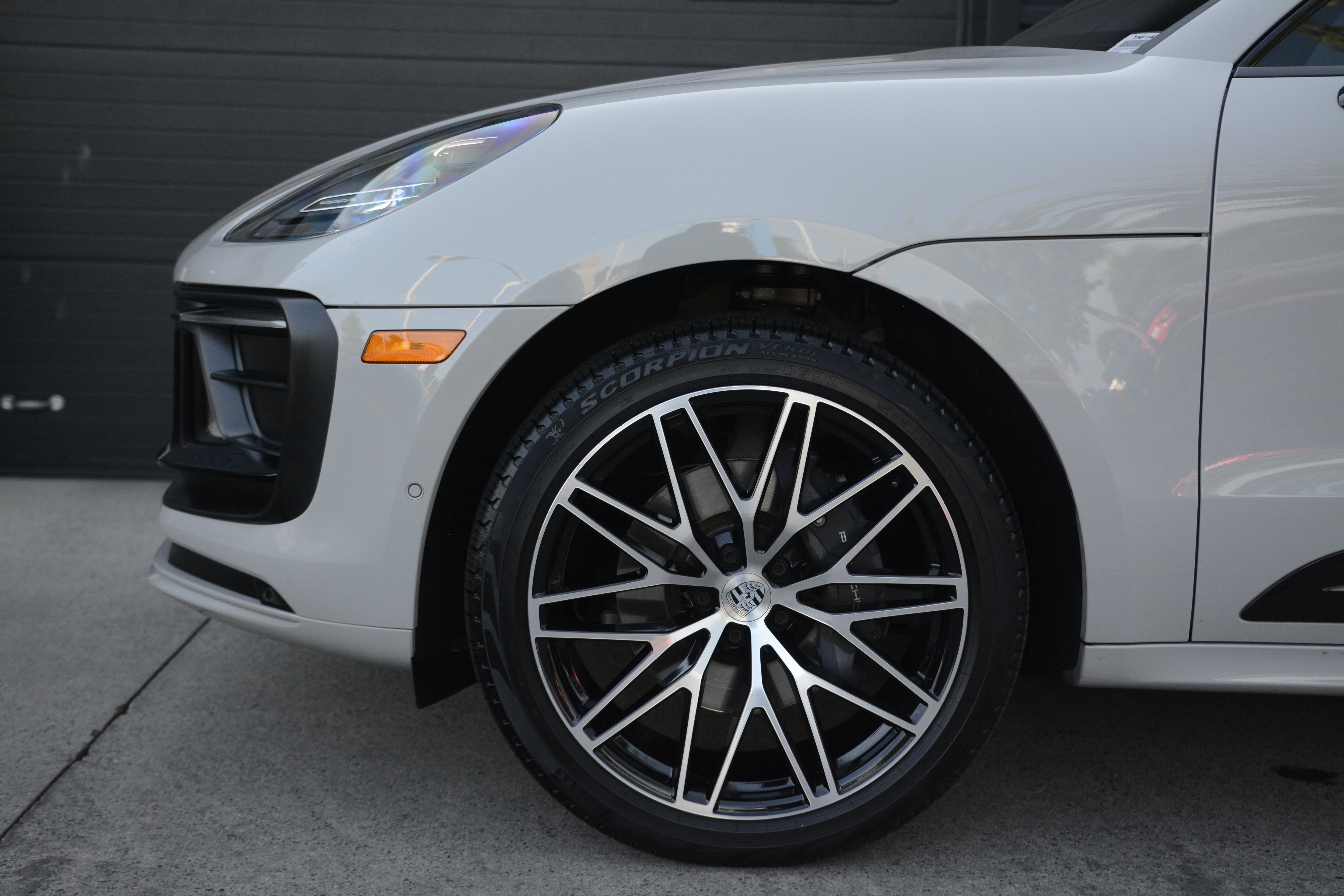 Certified 2026 Porsche Macan Turbo AWD/4WD image 37