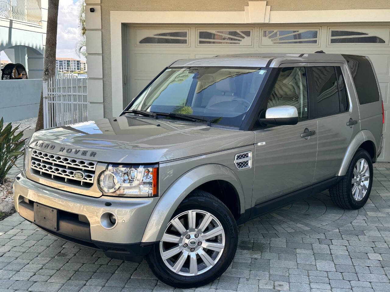 Used 2013 Land Rover LR4 HSE AWD/4WD image 4