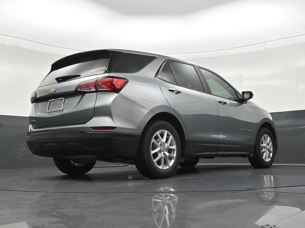 Used 2023 Chevrolet Equinox LS FWD image 27