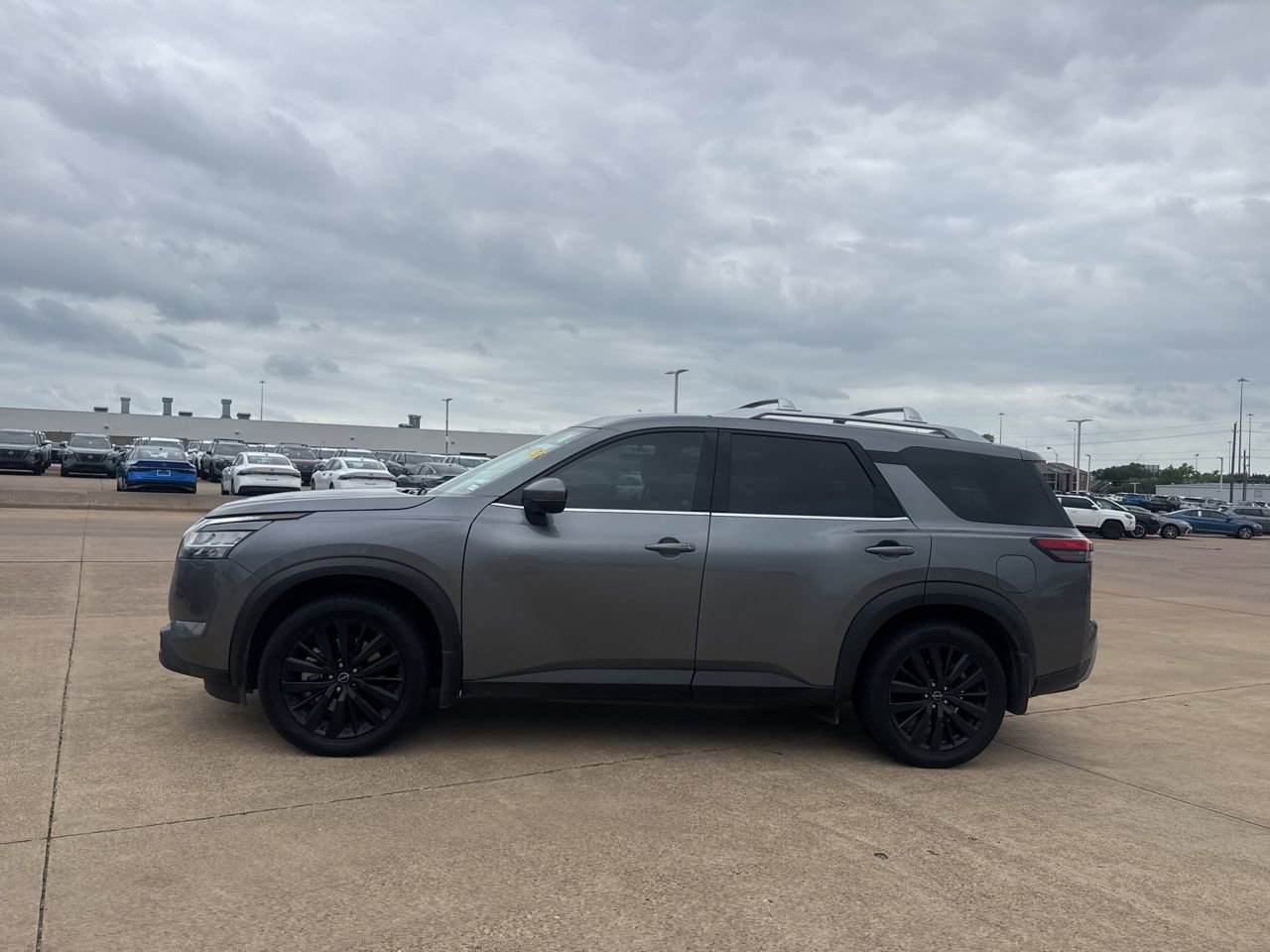 Certified 2022 Nissan Pathfinder SL w/ SL Premium Package image 11