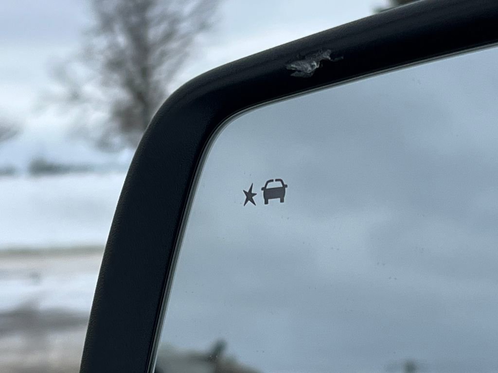 Certified 2023 Chevrolet Traverse LT w/ Rear Camera Mirror Package image 37