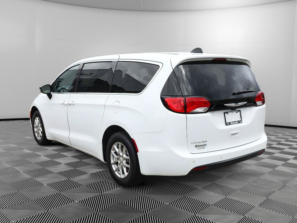New 2026 Chrysler Voyager LX FWD image 5