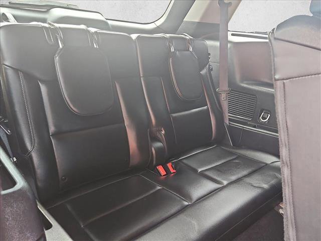 Used 2024 Ford Explorer XLT w/ Equipment Group 202A AWD/4WD image 19