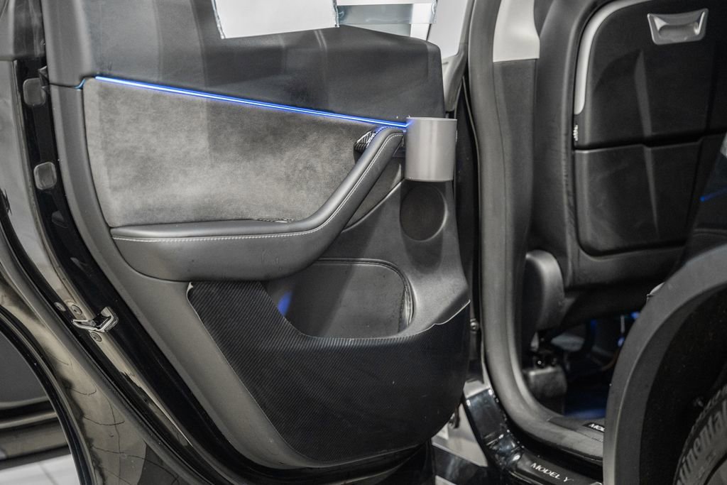Used 2023 Tesla Model Y Long Range image 35