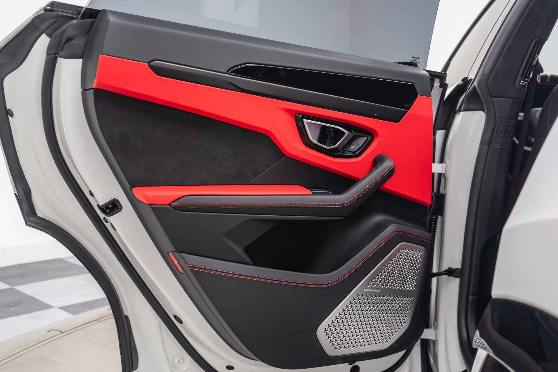 Used 2021 Lamborghini Urus -Bang and Olufsen Audio, Two-T image 45