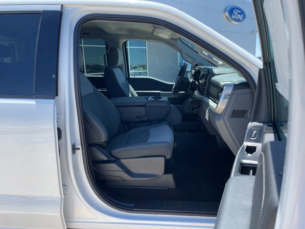 New 2025 Ford F250 XLT w/ Black Appearance Package image 26
