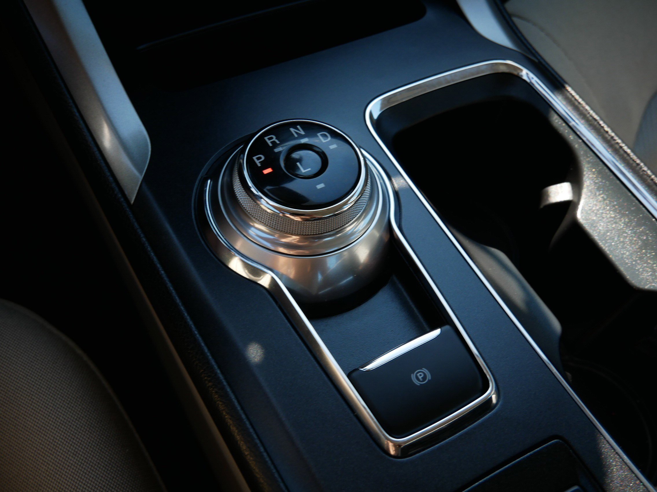 Used 2020 Ford Fusion SE image 24