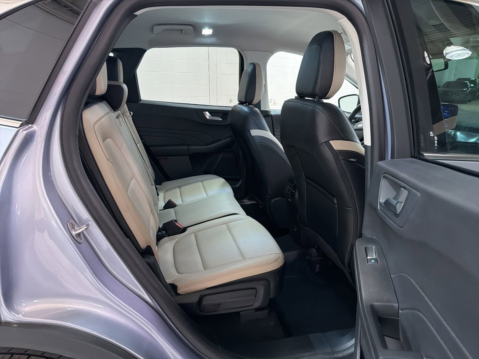 Used 2022 Ford Escape Titanium image 14