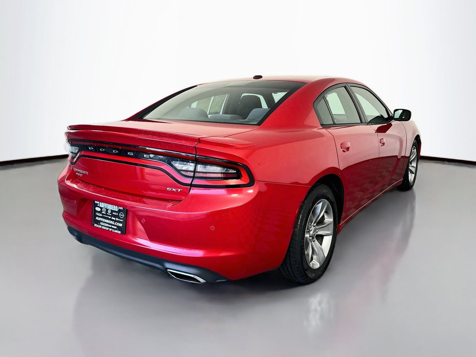 Used 2015 Dodge Charger SE w/ Power Sunroof Group RWD image 7