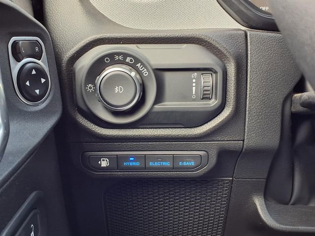 Used 2024 Jeep Wrangler Unlimited w/ Convenience Group image 19